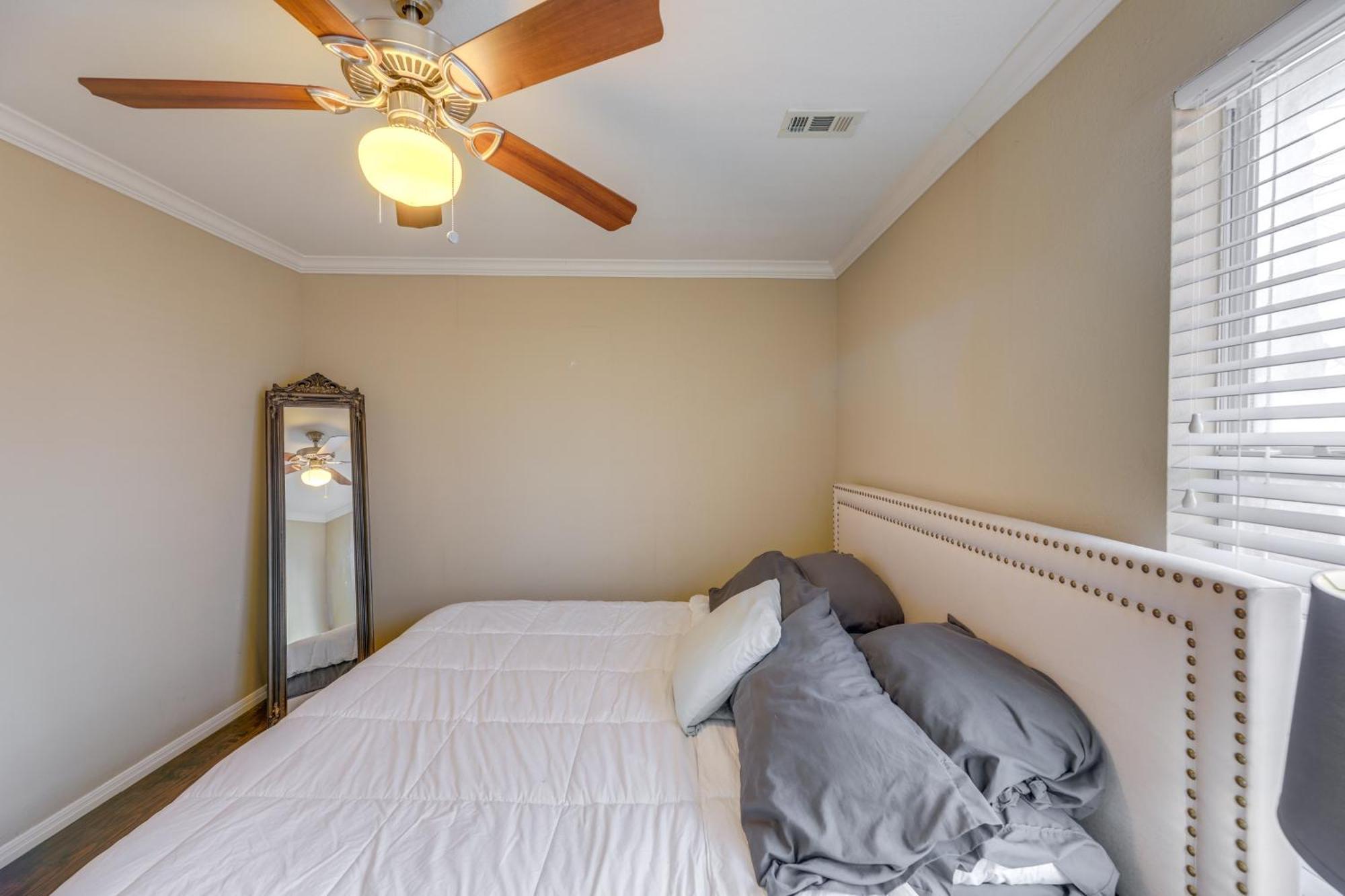 Pet-Friendly Austin Home With Private Yard And Deck! 외부 사진